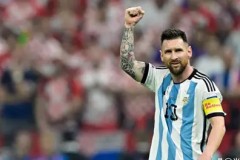 英超三强争霸：利物浦领跑，阿森纳紧追，曼城紧不舍